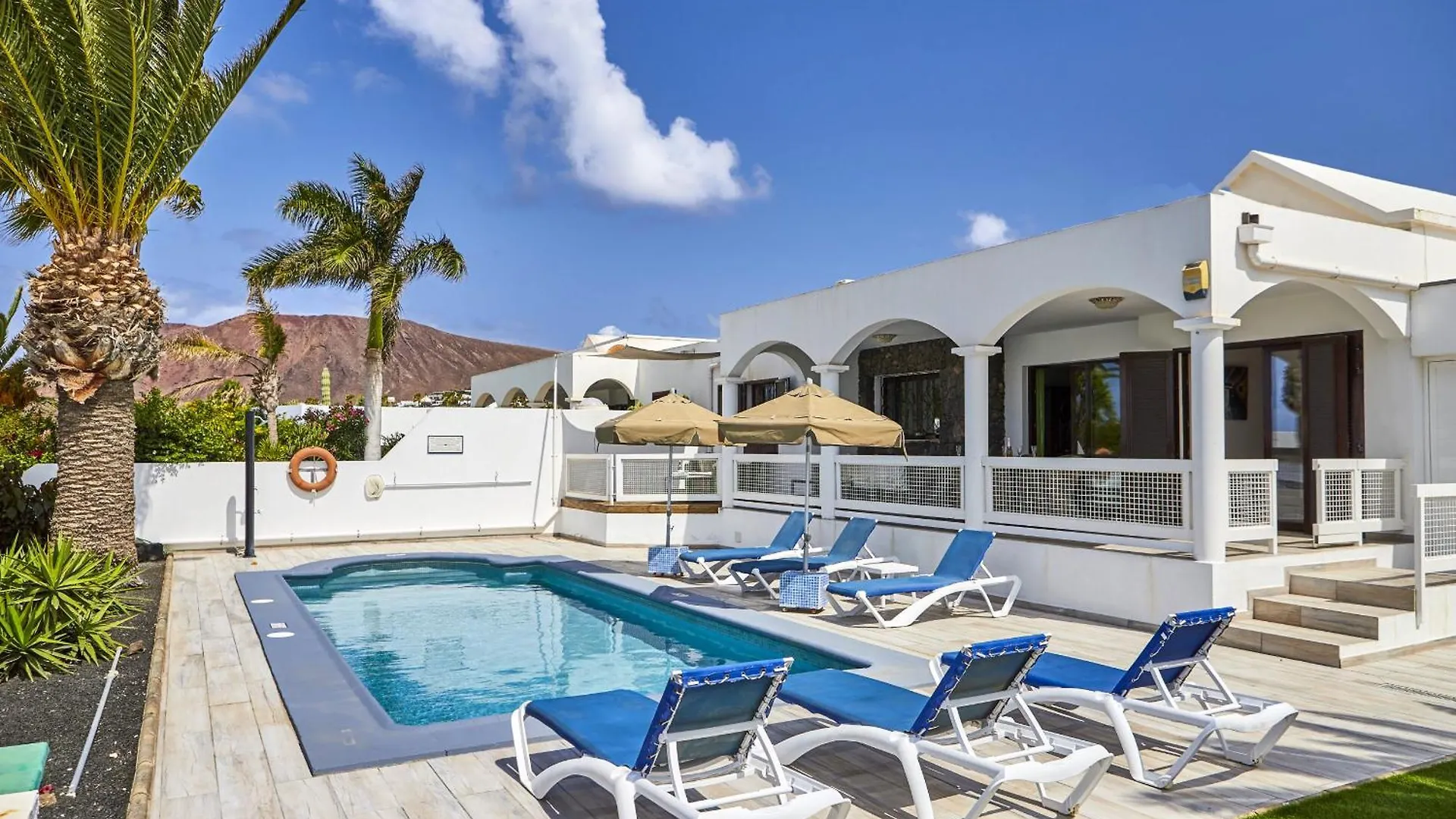 Villa Del Sol - Lh133 By Villas Now Ltd Playa Blanca  Spain